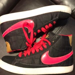 Size 5y Nike blazer mid high sneakers